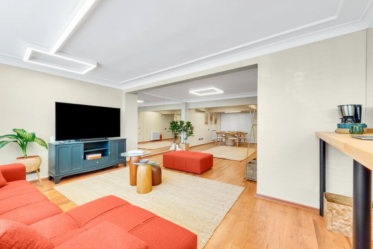 Modern Flat In The Heart Of Istanbul Apartment Exterior photo