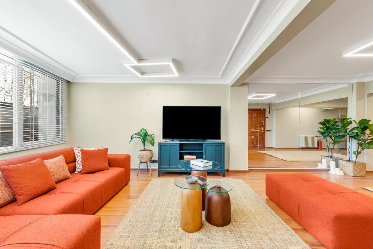 Modern Flat In The Heart Of Istanbul Apartment Exterior photo
